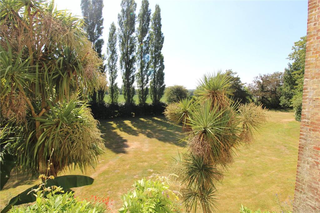 Apartment in Winchester, Wickham - View 4