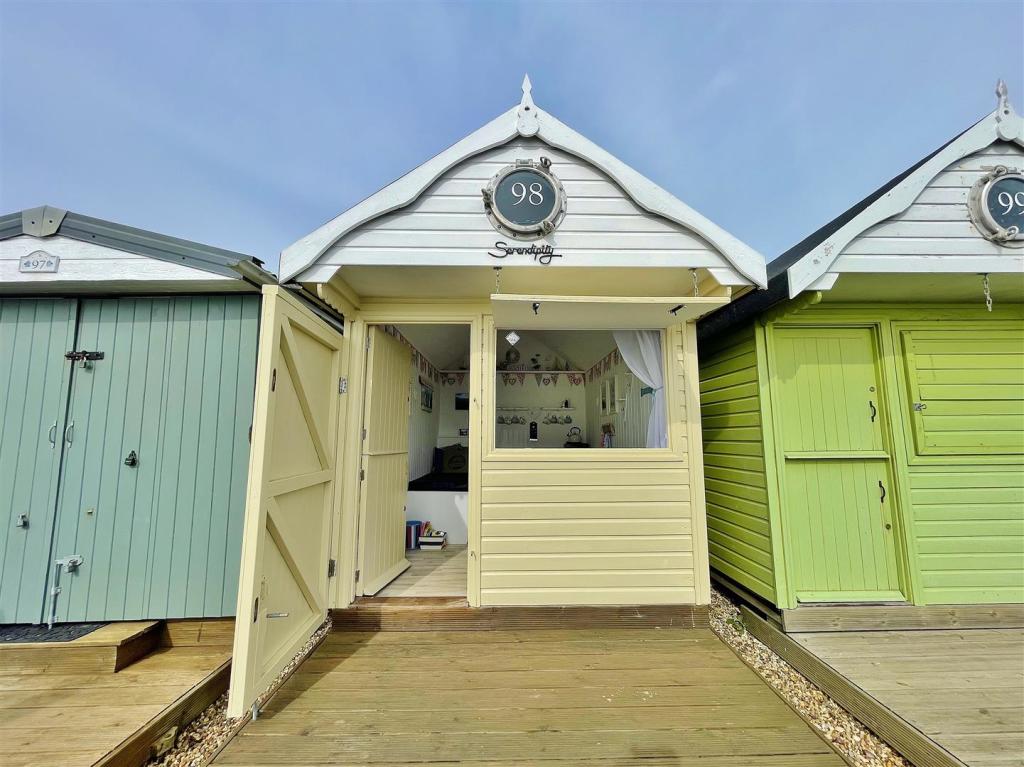 Main image of property: Pier Approach, Walton On The Naze