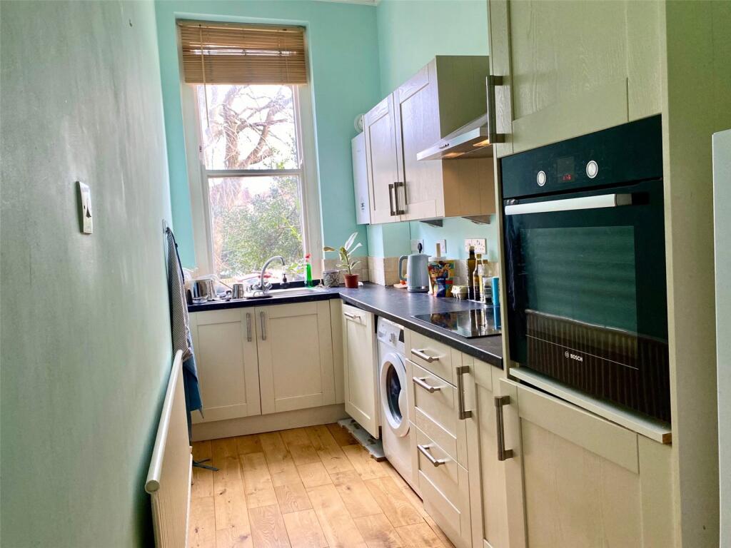 Apartment in Bristol - View 4