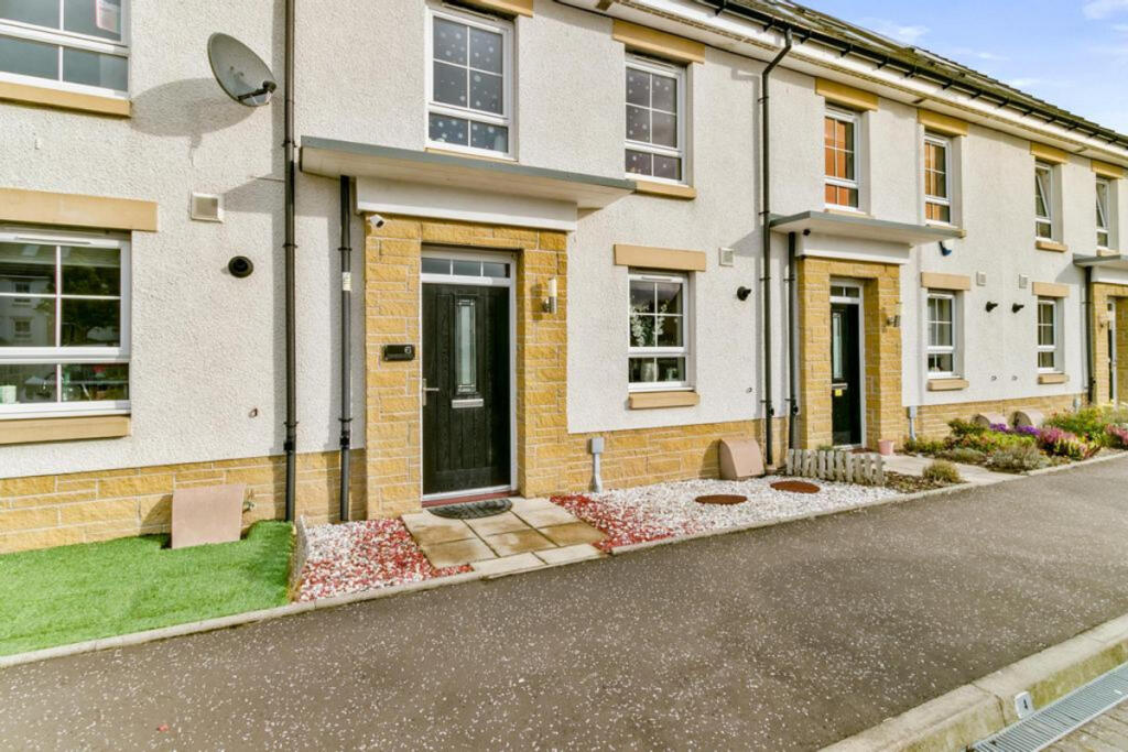 Main image of property: Lady Glen Place, Newton Mearns, G77