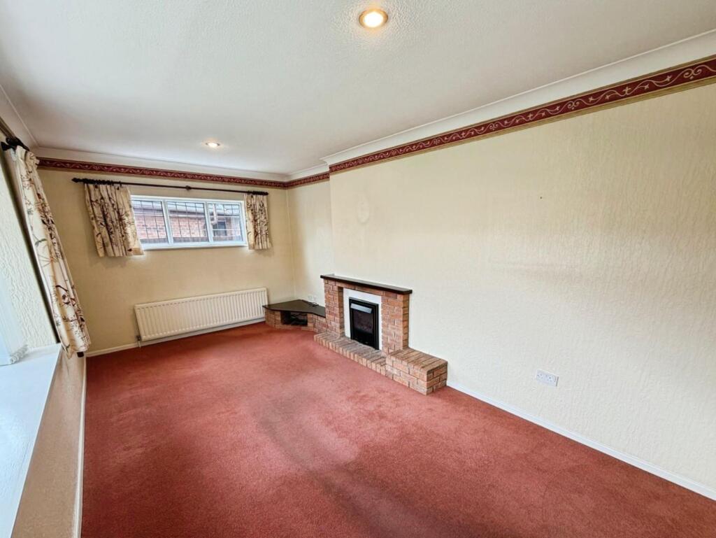 Eagle Lane, Little Sutton photo 4