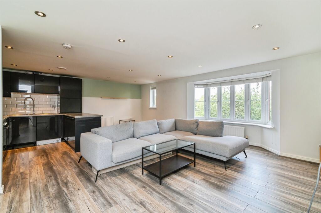 Apartment in Nottingham - View 3
