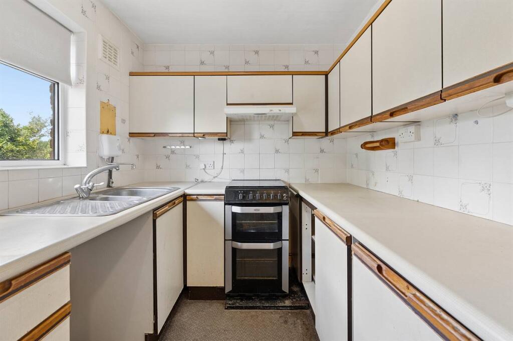 Apartment in Canterbury, Hackington - View 5