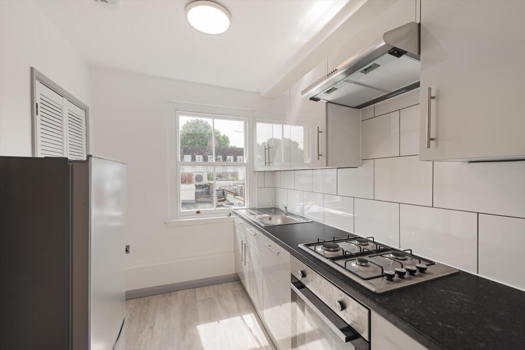 Apartment in London, Kensington - View 2