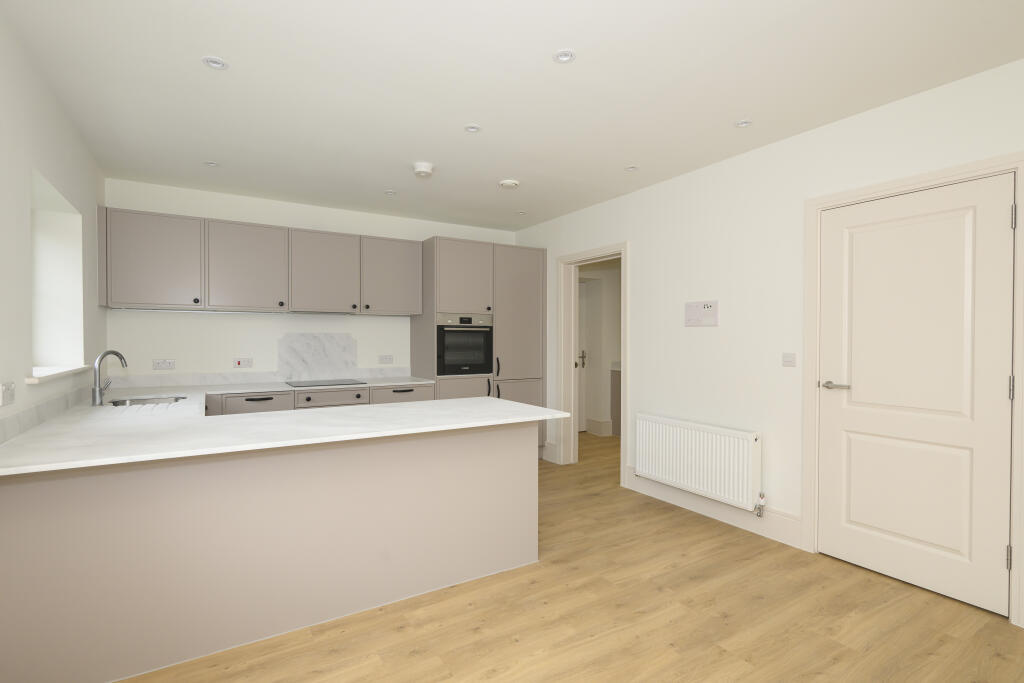 House in Tunbridge Wells, Paddock Wood - View 2