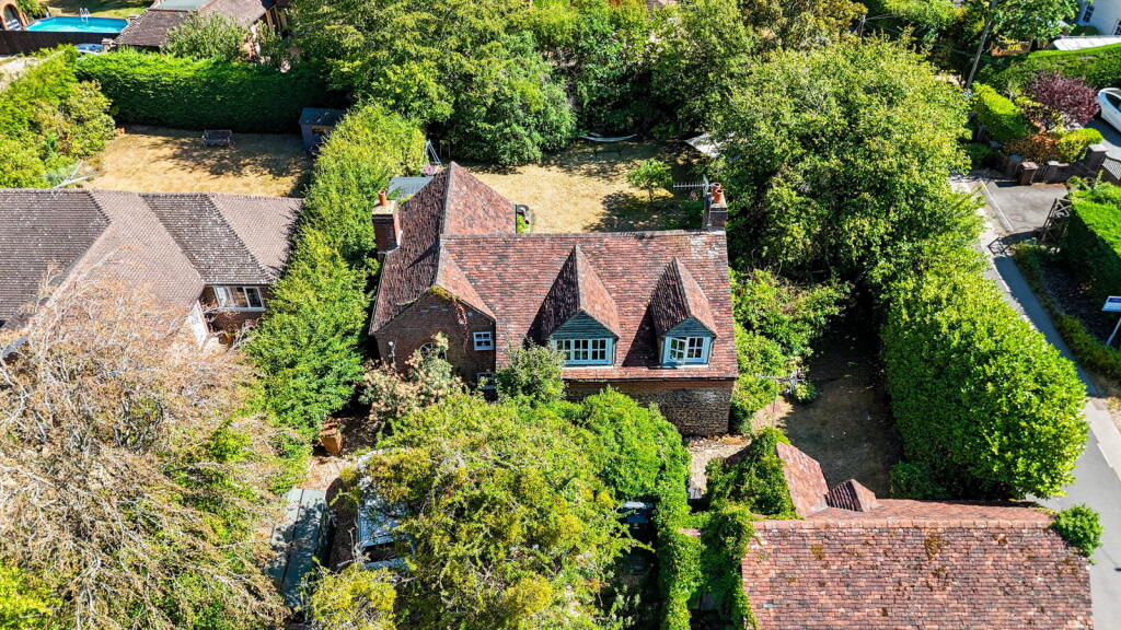 House in Guildford - View 2