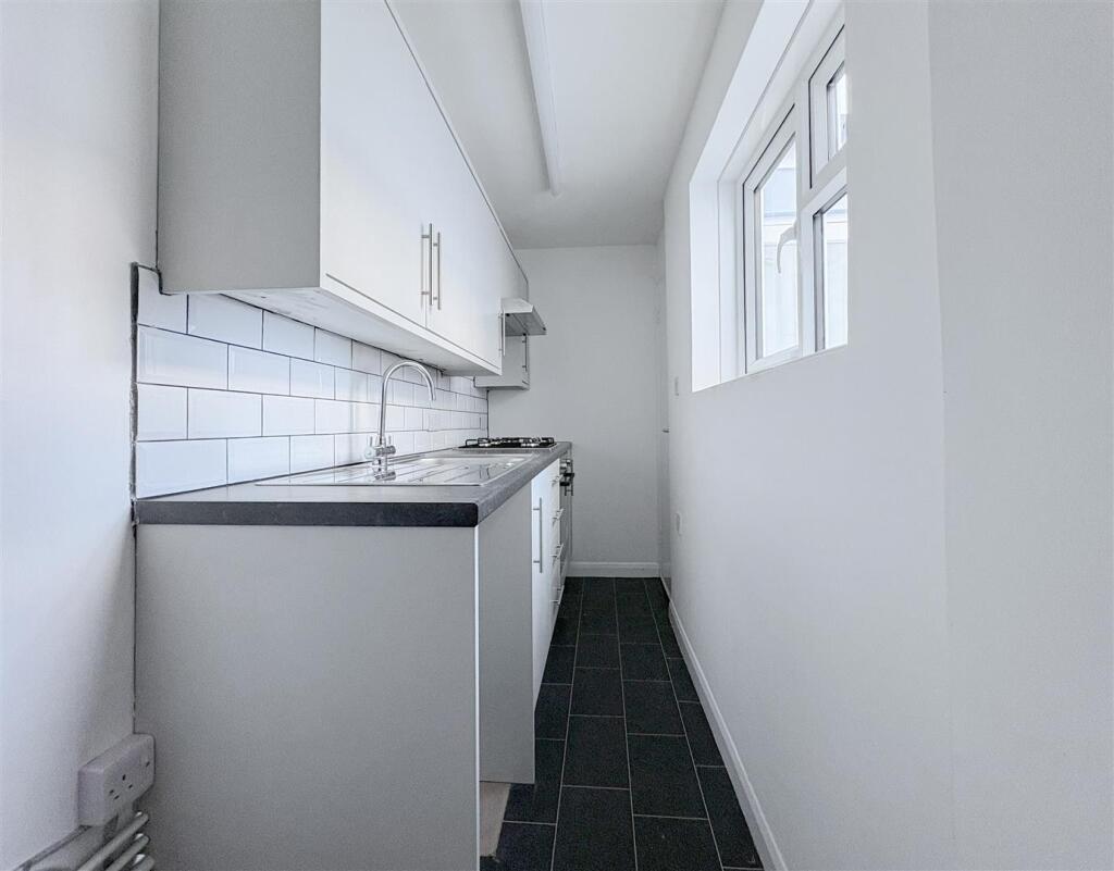 House in Tonbridge - View 4
