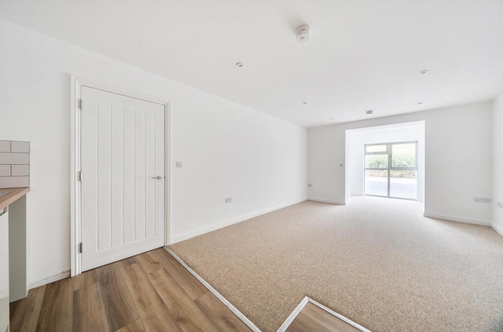 Apartment in Dorchester - View 3