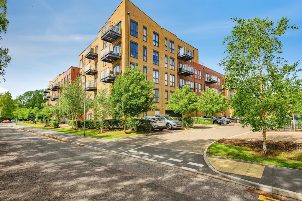 Main image of property: Frogmore Road, HEMEL HEMPSTEAD