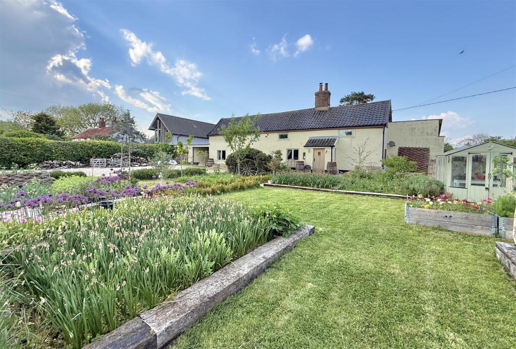 Main image of property: Flaxlands, Carleton Rode, Norwich