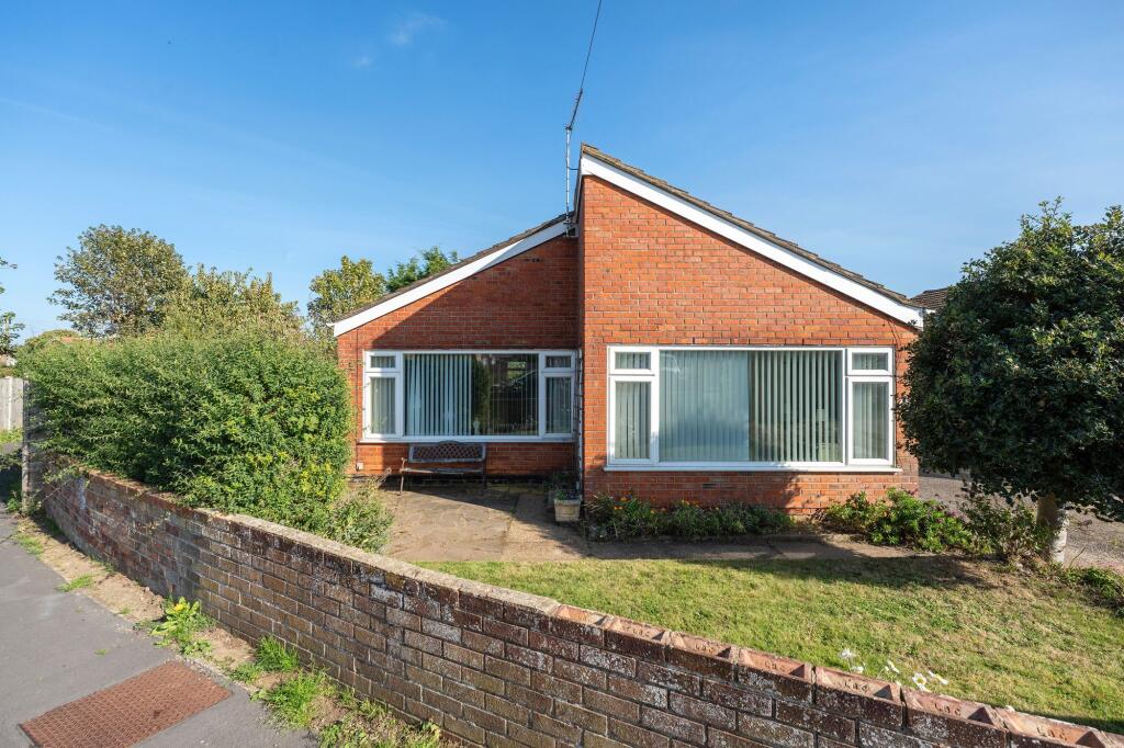 3-bed bungalow on The Cobbleways, Winterton-On-Sea, £270,000