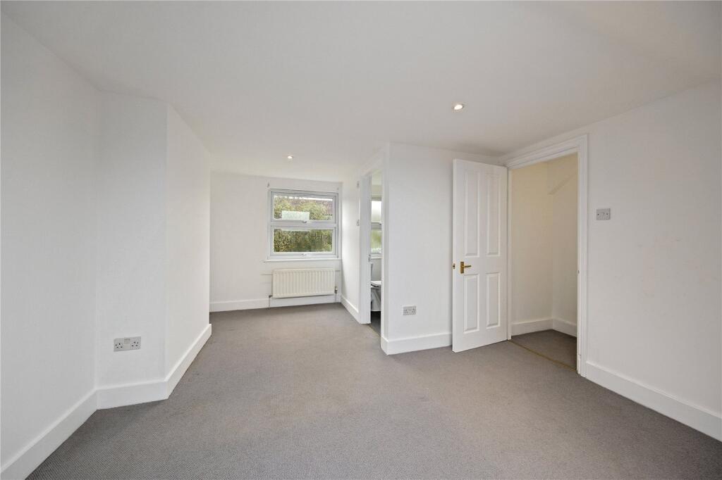 House in Twickenham - View 4