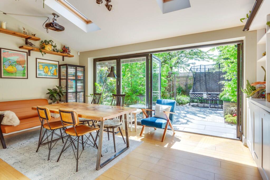Main image of property: Little Woodcote Close, Caversham Heights
