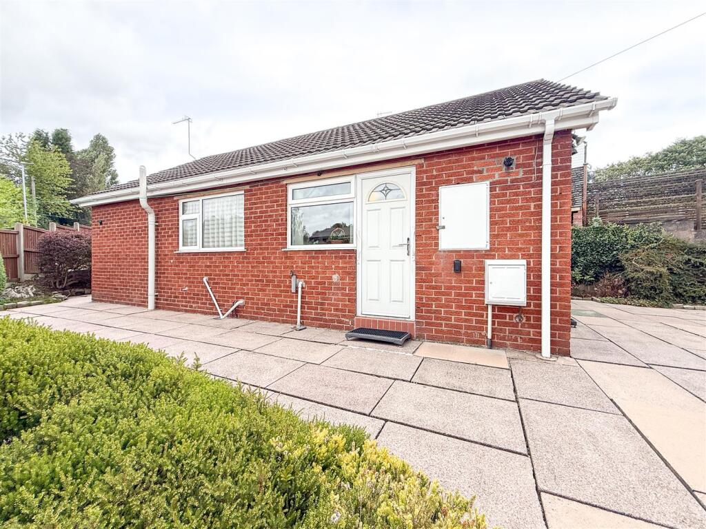 House in Stoke-on-Trent - View 2