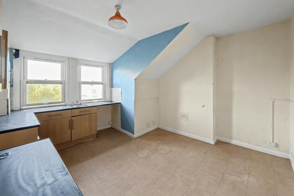 Flat D, 88 Hillfield Avenue, Hornsey, London, N8 7DN photo 5