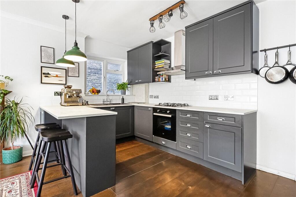 Apartment in London - View 5