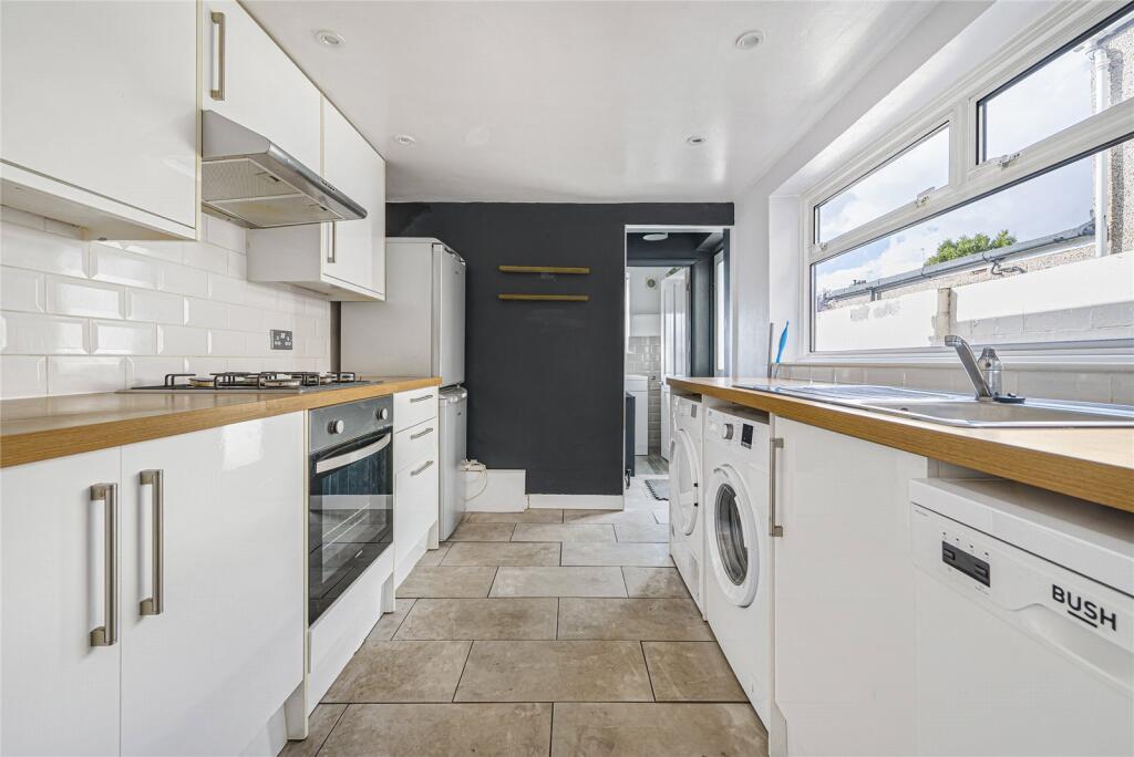 Stanhope Road, Swanscombe, Kent, DA10 photo 4
