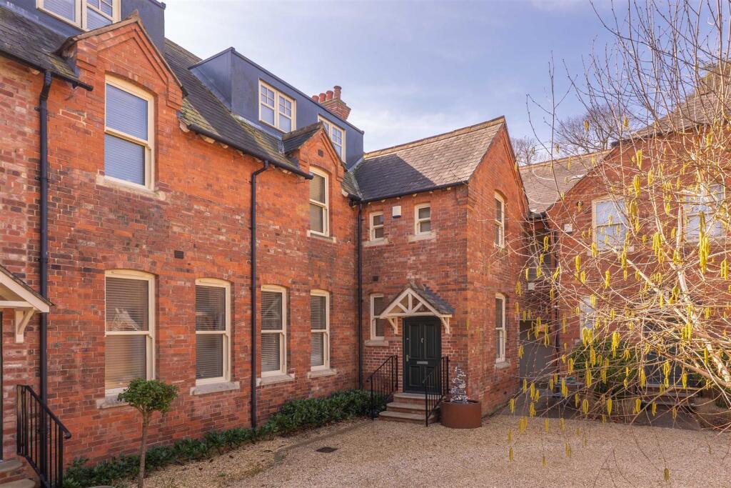 Additional image 26 of Stratford Road, Henley-In-Arden