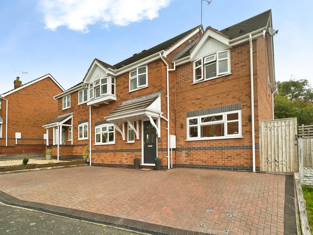 4-bed semi-detached on Dalton Avenue, Stapenhill, Burton-on-Trent, DE15, £330,000