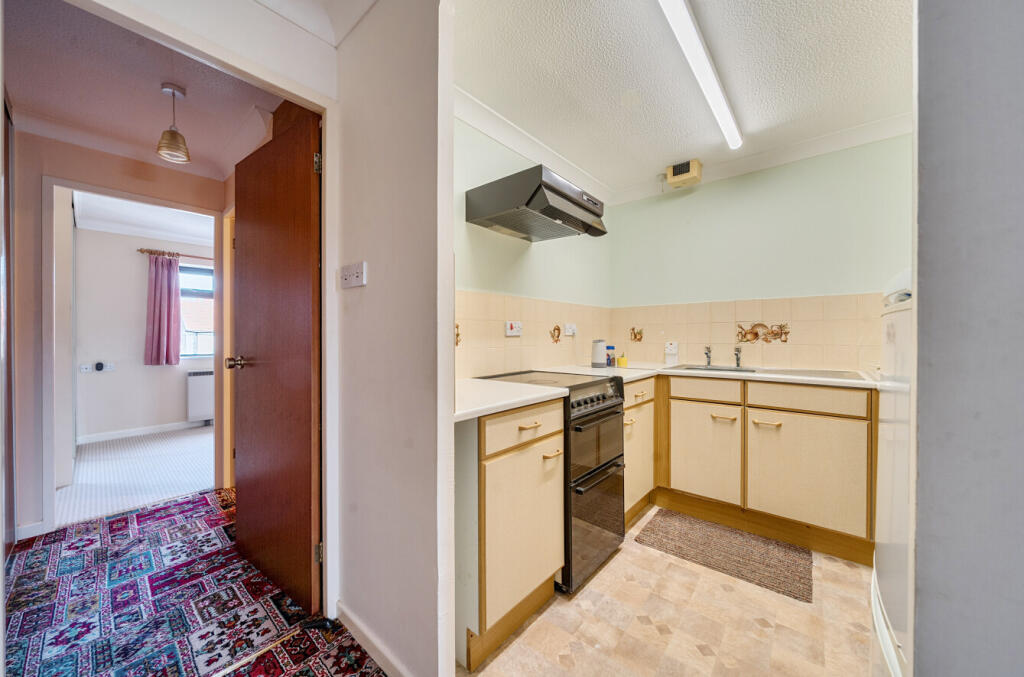 Goswell Close, Street, BA16 photo 4