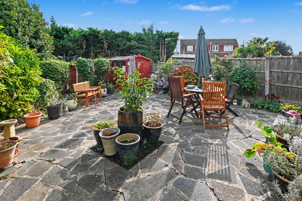 House in Castle Point, Canvey Island - View 5