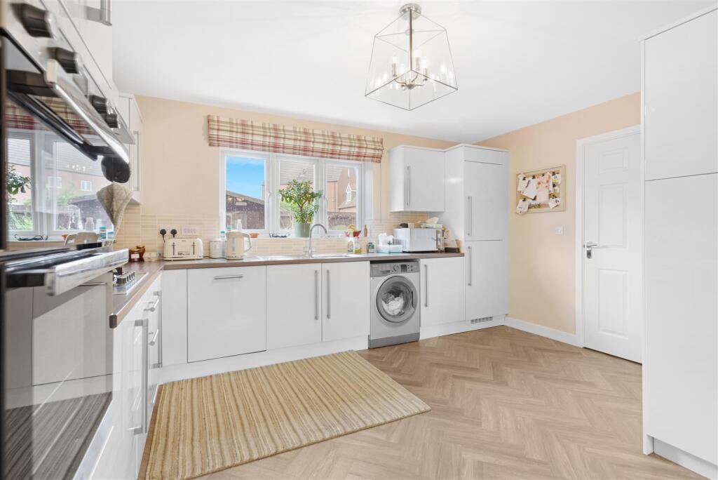 The Ride, Desborough, Kettering - View 4