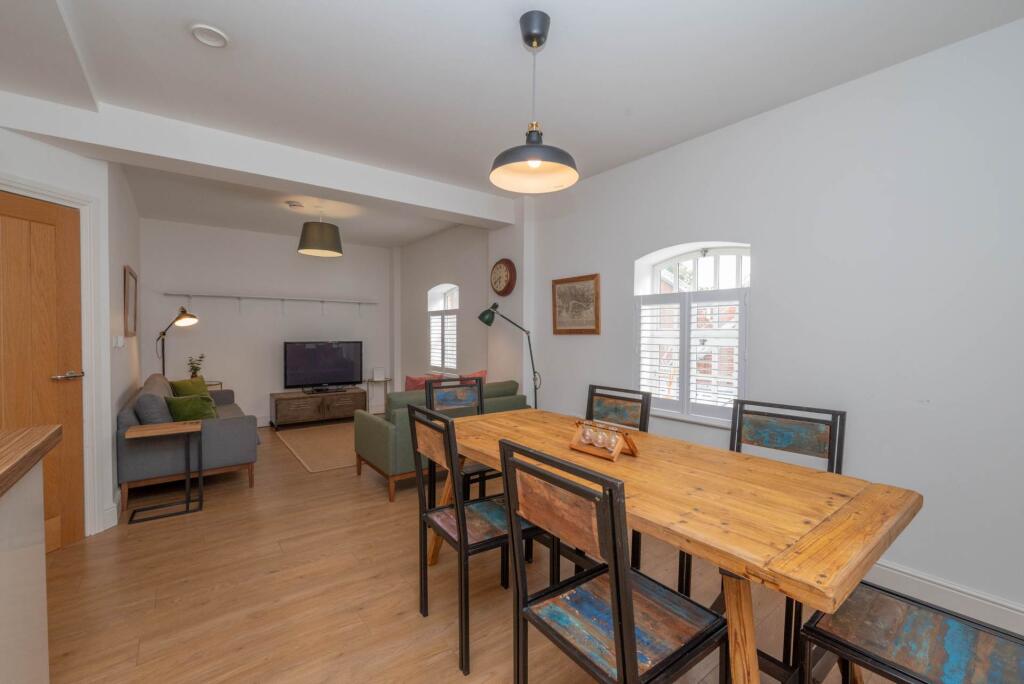 3-bed flat on Court Street, Faversham, £350,000