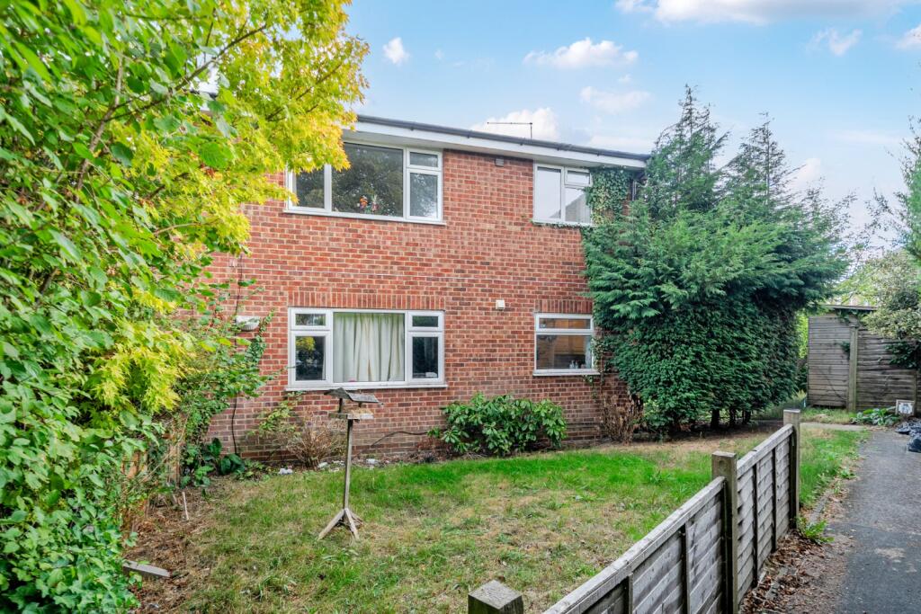 Main image of property: Beech Tree Drive, Badshot Lea, Farnham, Surrey, GU9
