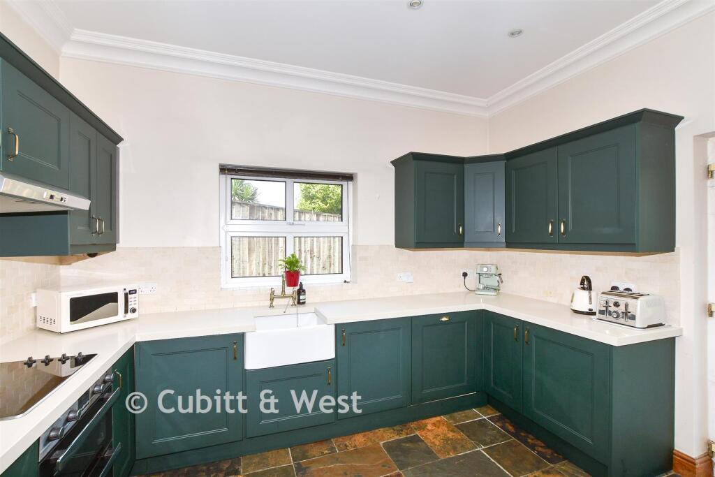 House in Mid Sussex, Blackwell, East Grinstead - View 5