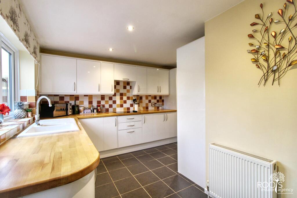 Woolton Hill Road, Ball Hill, Newbury, Hampshire, RG20 photo 3