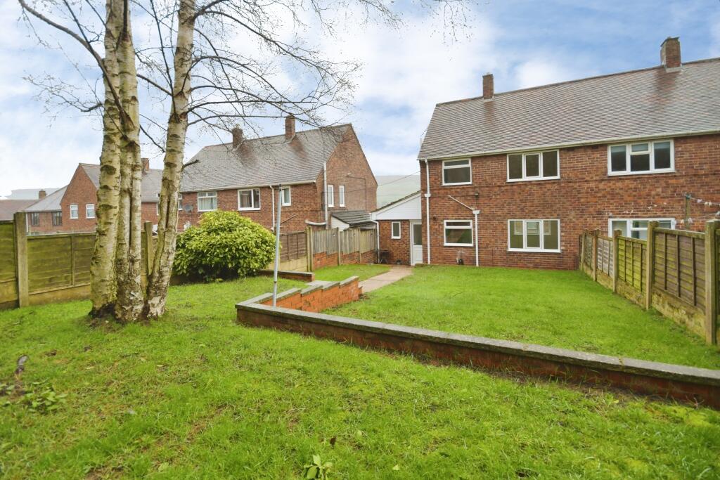 Hills Road, Sheffield, S36 photo 2