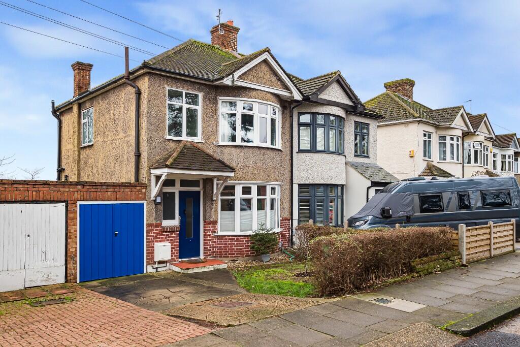 Main image of property: Camdale Road, London, SE18