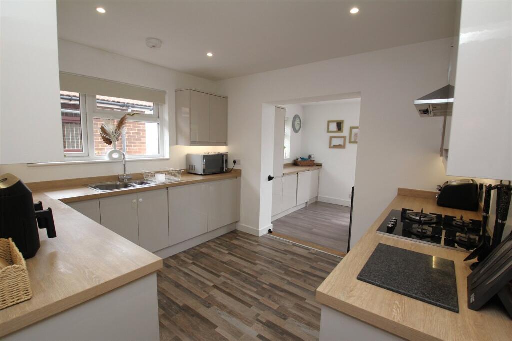 Place House Close, Fareham, Hampshire, PO15 photo 2