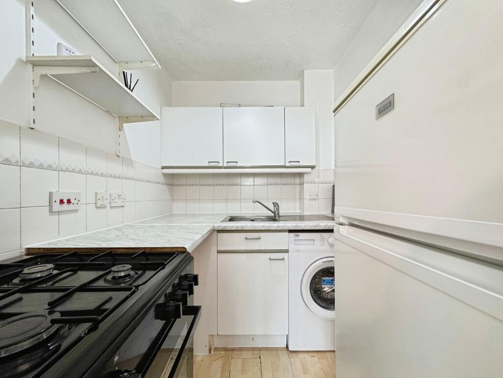 House in London - View 3