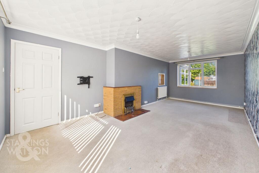 Springdale Crescent, Brundall, Norwich photo 3