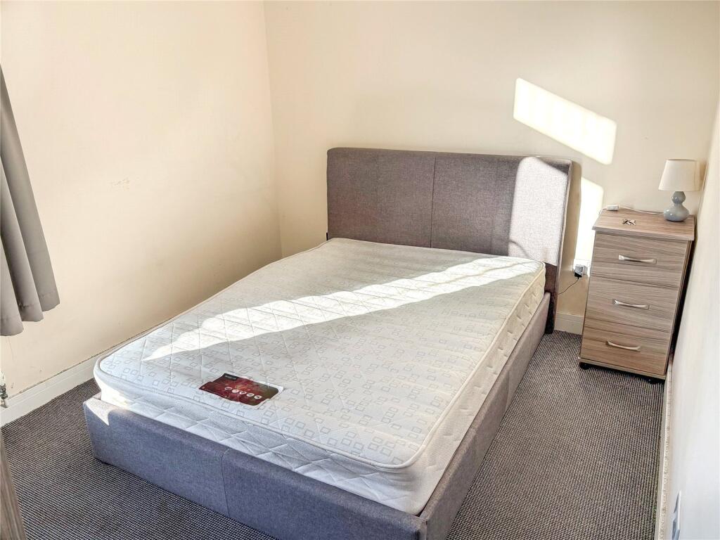 Apartment in Taunton - View 3