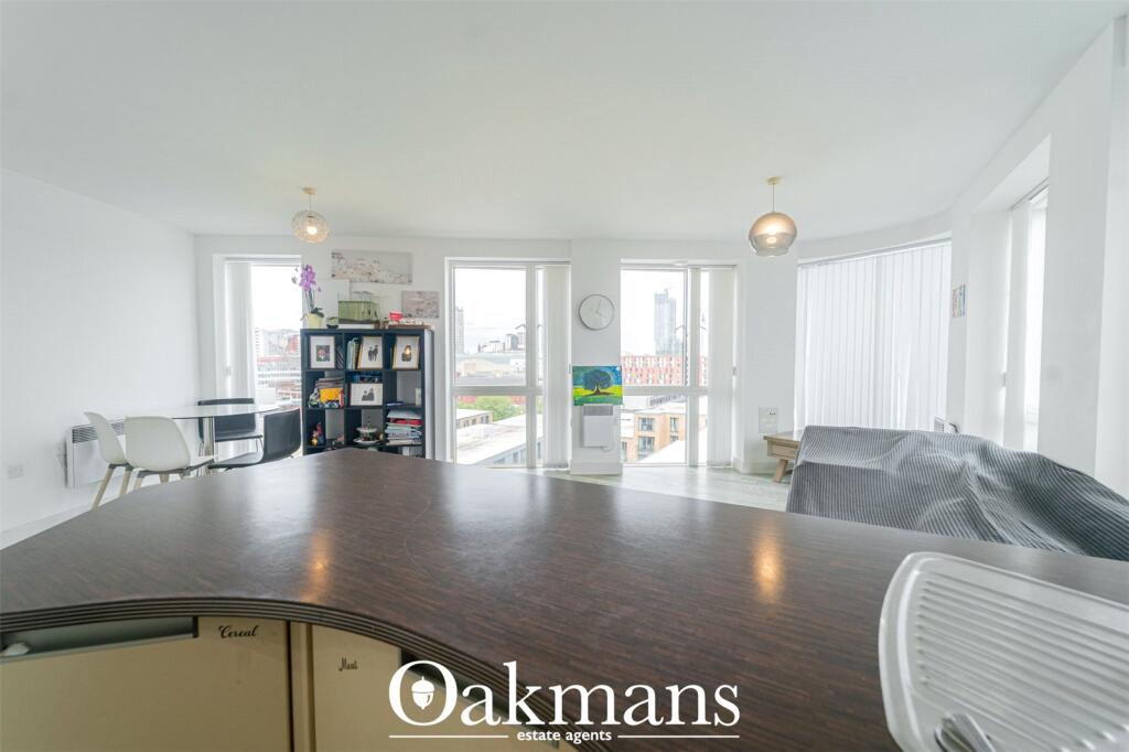 Apartment in Birmingham, Chinese Quarter, Digbeth - View 5