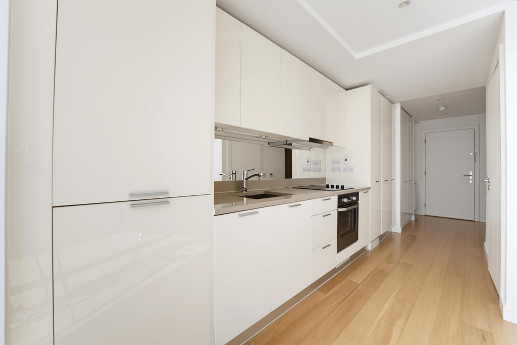 Apartment in Southall - View 5