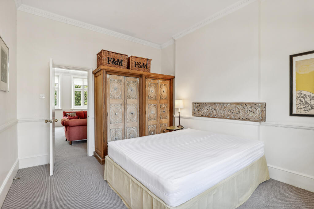 Apartment in London - More