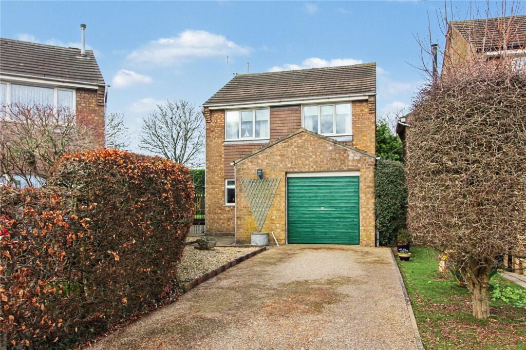 Main image of property: Farnham Croft, Leeds, West Yorkshire, LS14