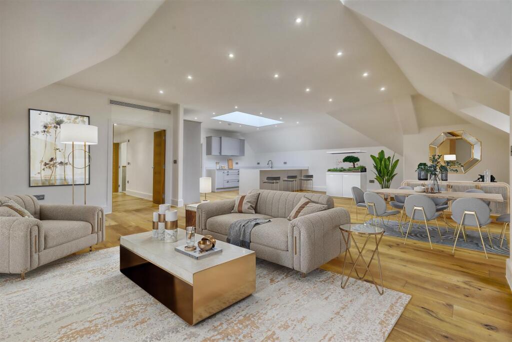 Main image of property: Shenfield Road, Shenfield, Brentwood