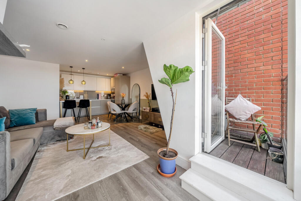 Apartment in London - View 5