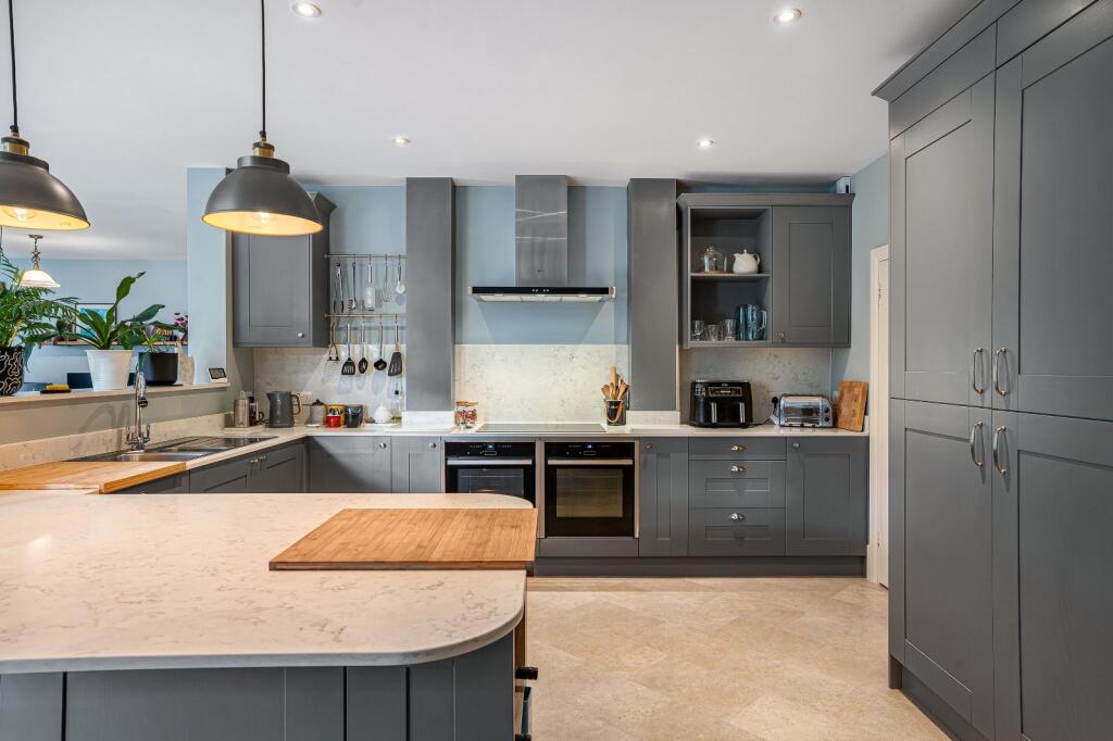 House in Twickenham - View 5
