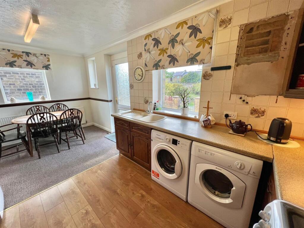 House in Kirklees, Leymoor - View 6