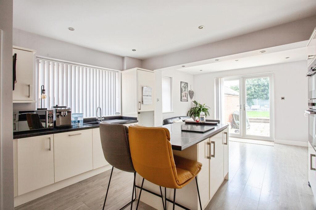 House in Rotherham, Brinsworth - View 4