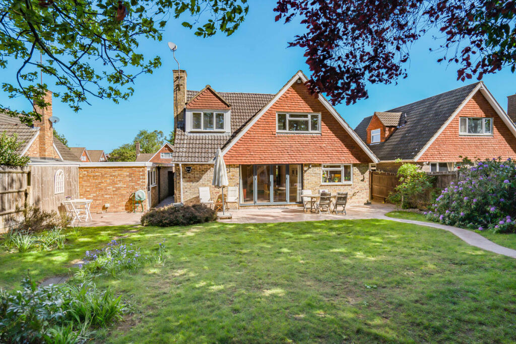 Main image of property: Brackenforde, Langley, SL3