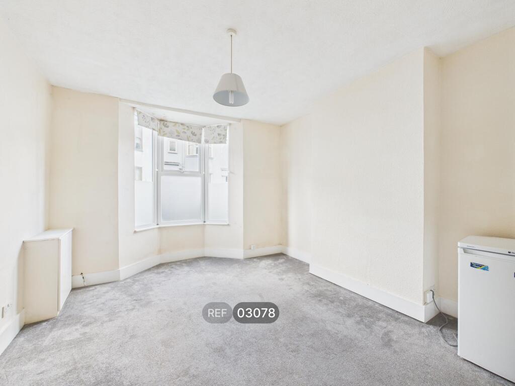 Apartment in Brighton - View 4