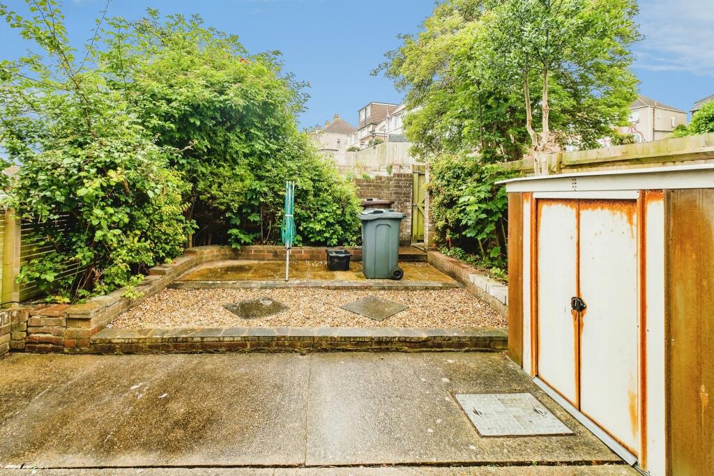 House in Brighton, Portslade Village - More