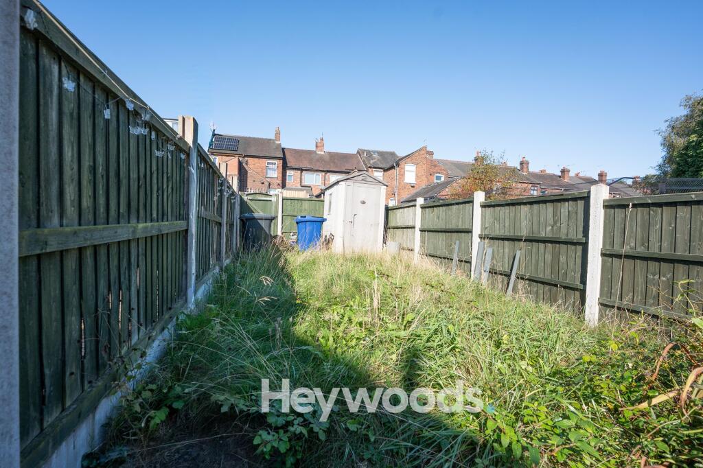 House in Newcastle-under-Lyme, Staffordshire - View 4
