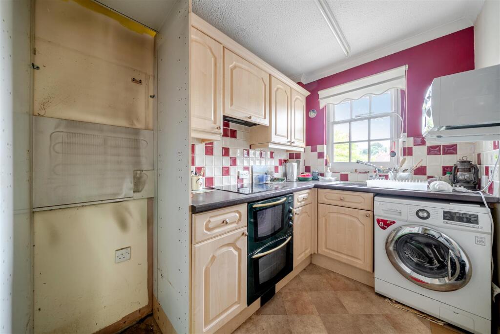 Apartment in Dorchester - View 4